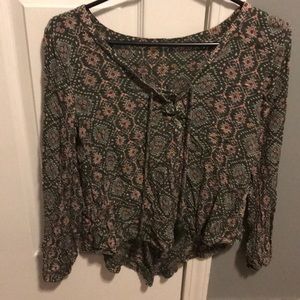 Long sleeve shirt with laces/ ties